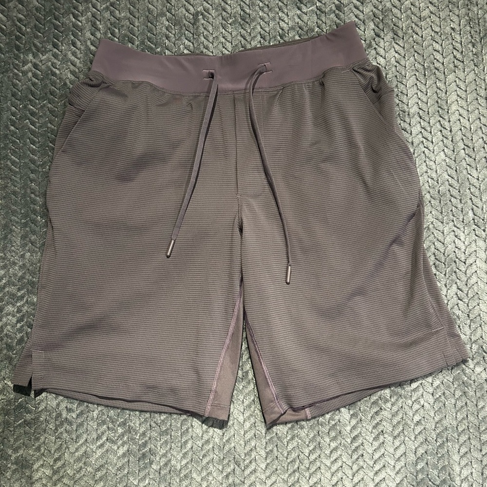 Men’s Lululemon T.H.E.‎ Short 9" Mesh Liner Size M
